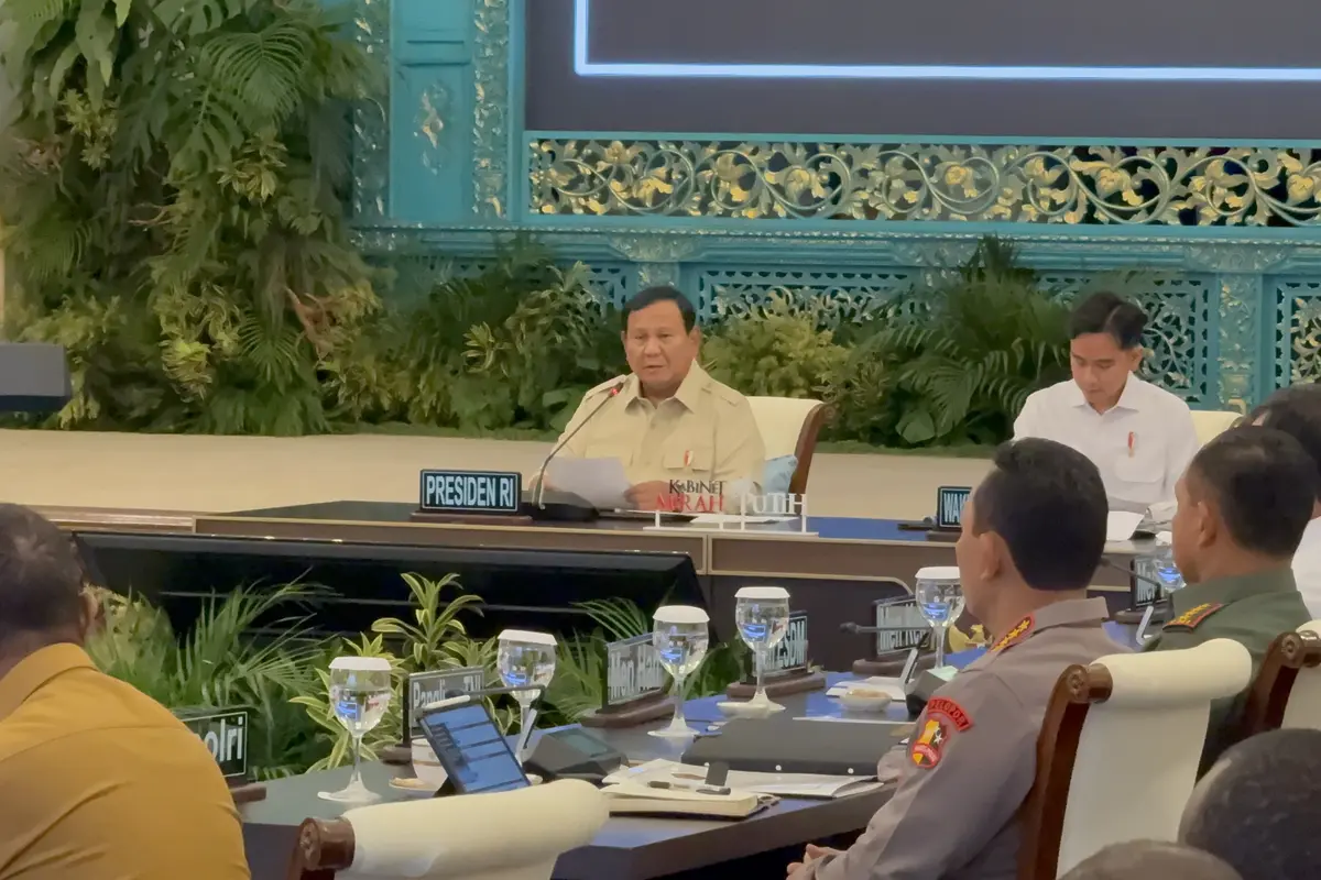 Presiden Prabowo Subianto memberikan pengarahan kepala daerah se-Papua di Istana Negara Jakarta.