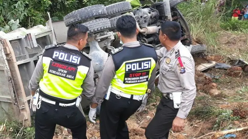 Picu Tabrakan Beruntun hingga 4 Orang Tewas, Sopir Truk Menghilang