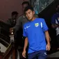 Penyerang Persib, Samsul Arif berjalan untuk makan bersama di hotel Tyara Plaza, Ciamis. Sabtu (9/4/2016). Persib akan melakoni laga segitiga melawan PSGC Ciamis, Minggu (10/4). (Liputan6.com/Helmi Fithriansyah)