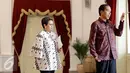 Presiden Jokowi (kanan) bersama Menlu Retno Marsudi bersiap menyambut kedatangan Putri Astrid dari Kerajaan Belgia di Istana Merdeka, Jakarta, Selasa (15/3). Jokowi bersama Putri Belgia melakukan pertemuan tertutup. (Liputan6.com/Faizal Fanani)