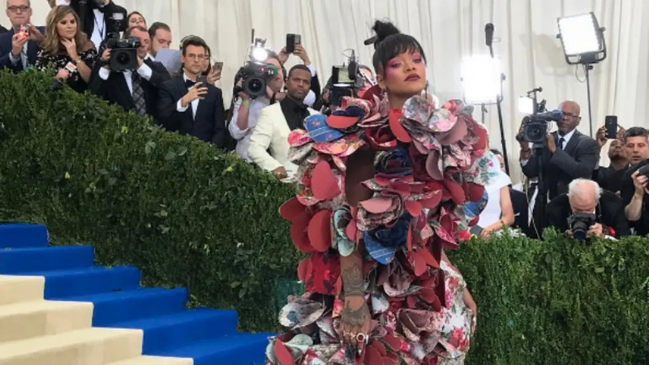 Deretan selebritas tampil begitu memukau dengan busana sesuai tema Met Gala 2017. 
