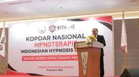 Ir.Toha Avifi.,M.M.,Ph.d, Ketua Umum PKHI dan Direktur IHC menyampaikan gagasannya tentang hipnoterapi sebagai salah satu daya dukung penyembuhan penyakit mental. Foto: liputan6.com/Sisca Ariani/edhie prayitno ige&nbsp;