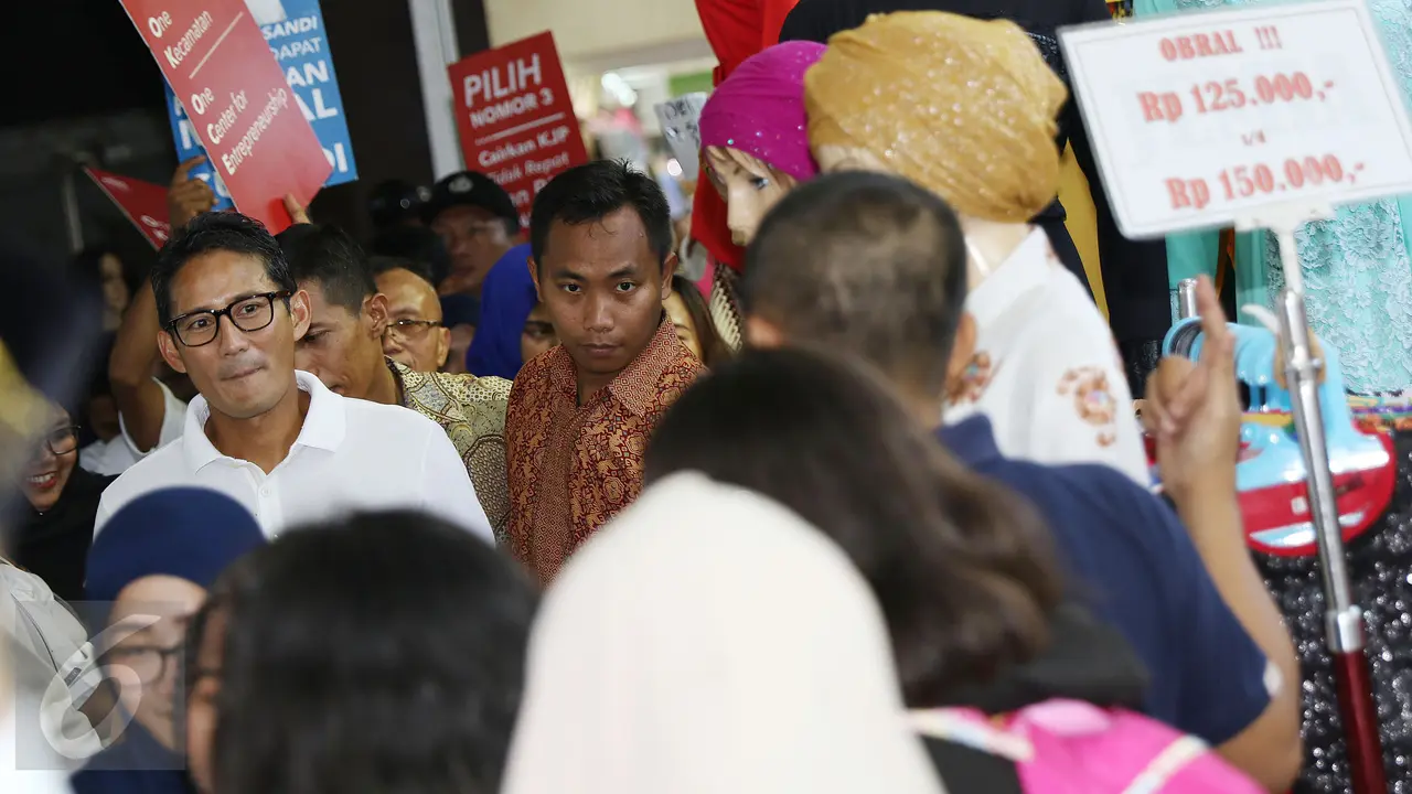20161226-Sosialisasi, Cawagub Sandi Uno Susuri Pasar Tanah Abang-Jakarta