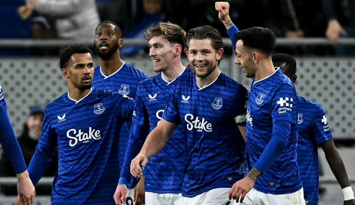 Kemenangan 2-0 membuat Everton naik ke peringkat kedelapan dengan mengoleksi 43 poin. (AFP/Paul Ellis)