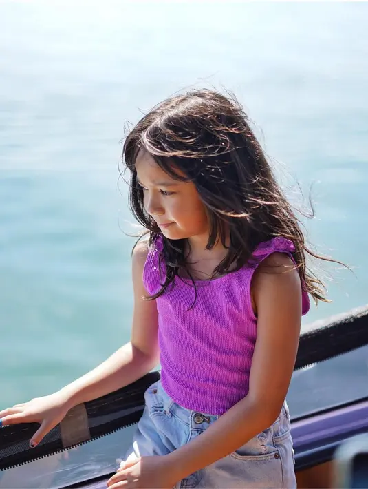 "The most beautiful girl in the world 💜Tanned Mpii," puji Gading. Hal itu diamini sederet artis, termasuk Afgan dan Adiezty Fersa. [Instagram @gadiiing]