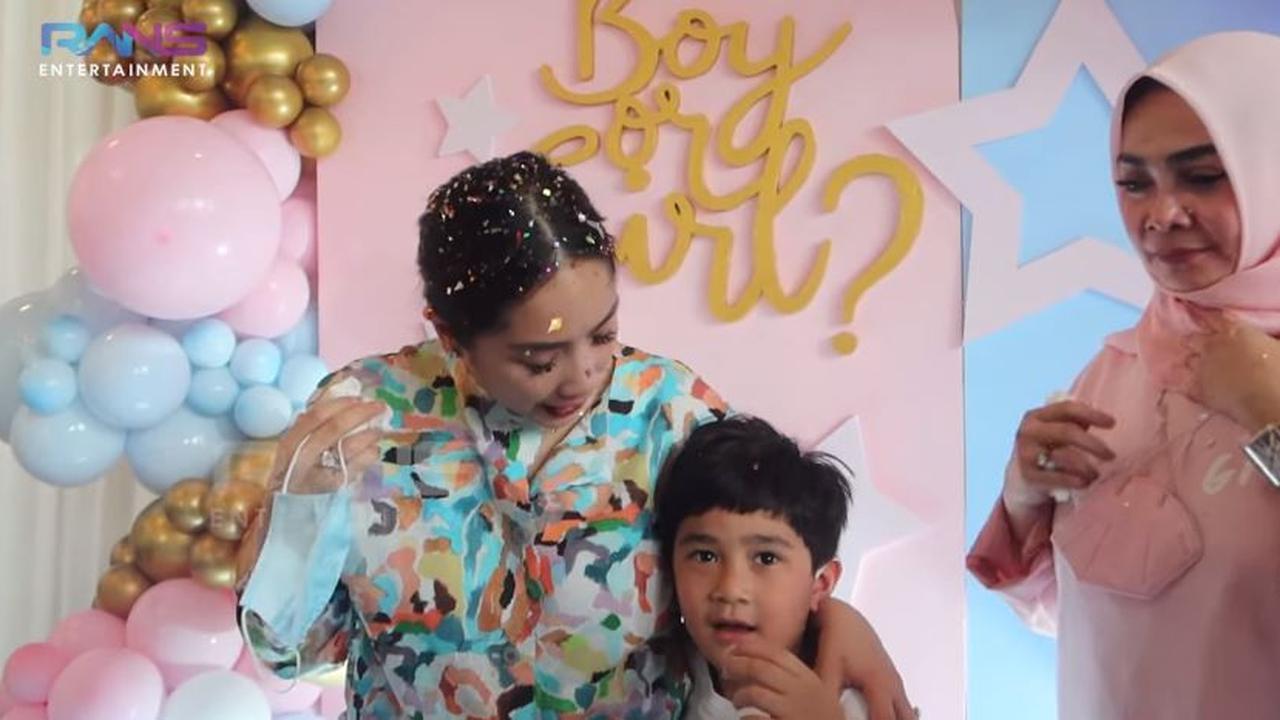 8 Momen Nagita Slavina Ungkap Jenis Kelamin Anak Kedua, Menangis Terharu