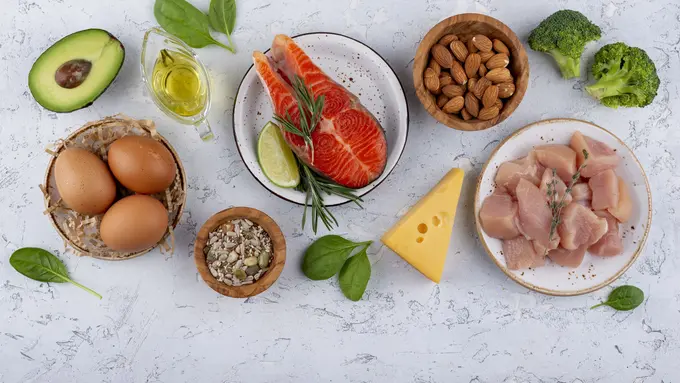 Bukan Cuma Ayam Rebus, Ini Cara Seru Jalani Diet Full Protein Tanpa Bosan [Dok/freepik.com]