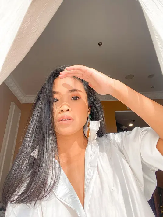 Ayya Renita sering membagikan potretnya yang penuh gaya di Instagram pribadinya. Gaya Ayya pun kerap mendapat decak kagum dari para penggemar. (Liputan6.com/IG/ayyarenita93).