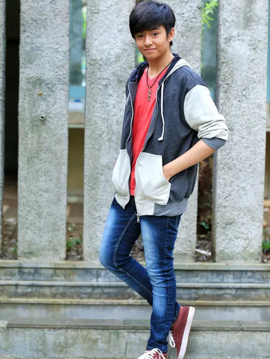 Angga pun mengatakan Syifa adalah teman dekatnya, dan teman berbagi cerita karena sering berada dalam satu lokasi syuting yang sama.  (Adrian Putra/Bintang.com)