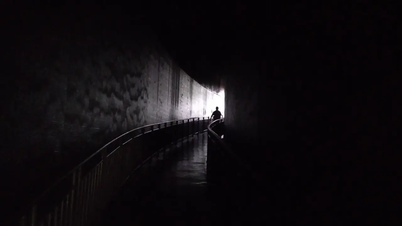 Lorong Tsunami di Museum Tsunami Aceh (LIputan6.com/Rino Abonita)