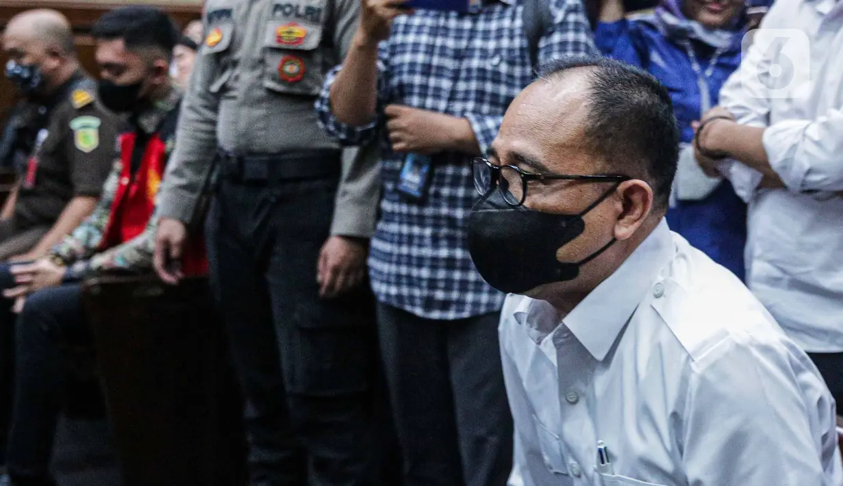 <p>Sebelumnya, Rafael Alun Trisambodo didakwa menerima gratifikasi Rp 16,6 miliar dan tindak pidana pencucian uang (TPPU) hingga Rp 100 miliar. (Liputan6.com/Faizal Fanani)</p>