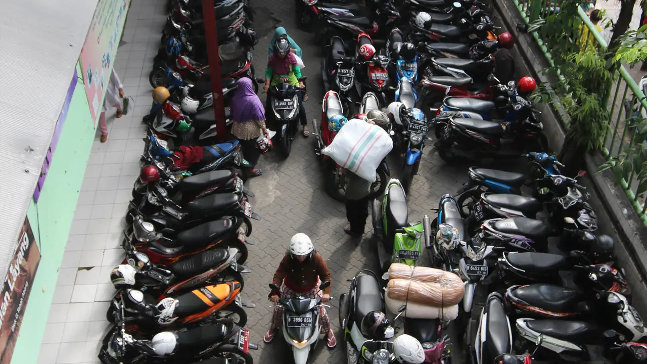 Melihat Lahan Parkir Tempat Relokasi Pedagang Blok G