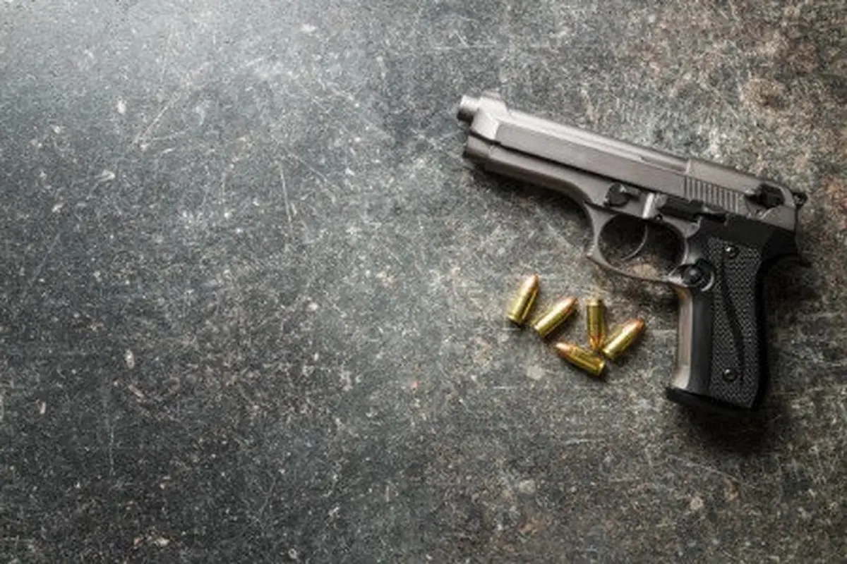 ilustrasi pistol.