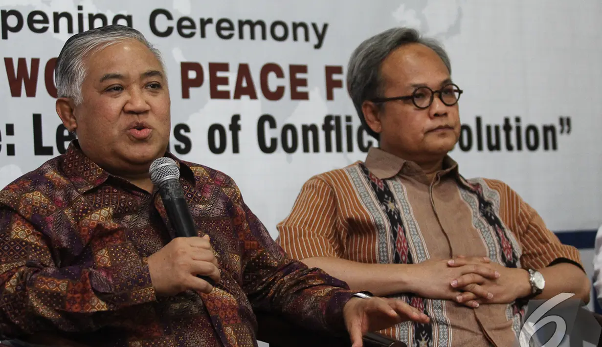 Dalam World Peace Forum nanti, Ketua PP Muhammadiyah tersebut juga mengundang Presiden Indonesia, Joko Widodo dan Wakil Presiden, Jusuf Kalla, Jakarta, Selasa (4/11/2014). (Liputan6.com/Faizal Fanani)