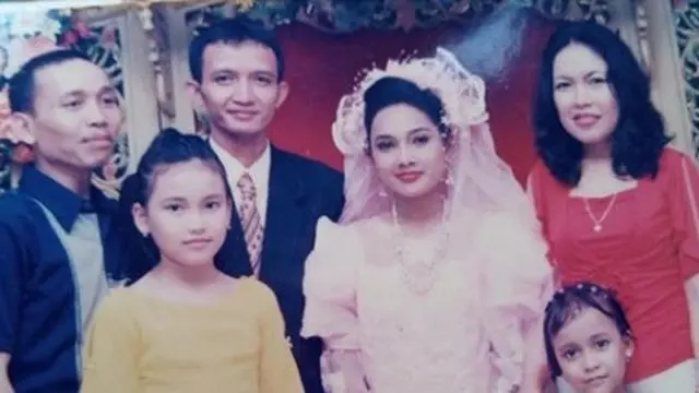 Potret Gemas Masa Kecil Ayu Ting Ting (sumber: instagram/ayutingting92)