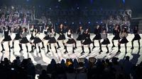 Girlband Korea Selatan, TripleS, tampil dalam upacara pembukaan Olimpiade Remaja Musim Dingin Gangwon 2024 di Gangneung pada 19 Januari 2024. (Jung Yeon-je/AFP)