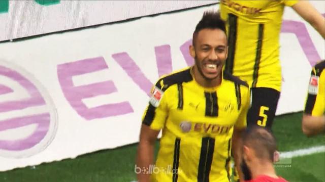 Striker Borrusia Dortmund, Pierre-Emerick Aubameyang, terpilih menjadi pemain terbaik Bundesliga pekan ke-23.
