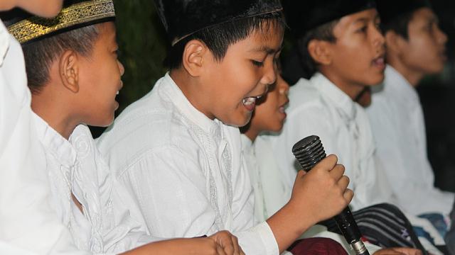 Ilustrasi santri mengaji