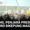 Puluhan demonstran menggelar aksi protes di luar penjara Brooklyn, Minggu, tempat Presiden Venezuela Nicolas Maduro ditahan oleh otoritas Amerika Serikat.