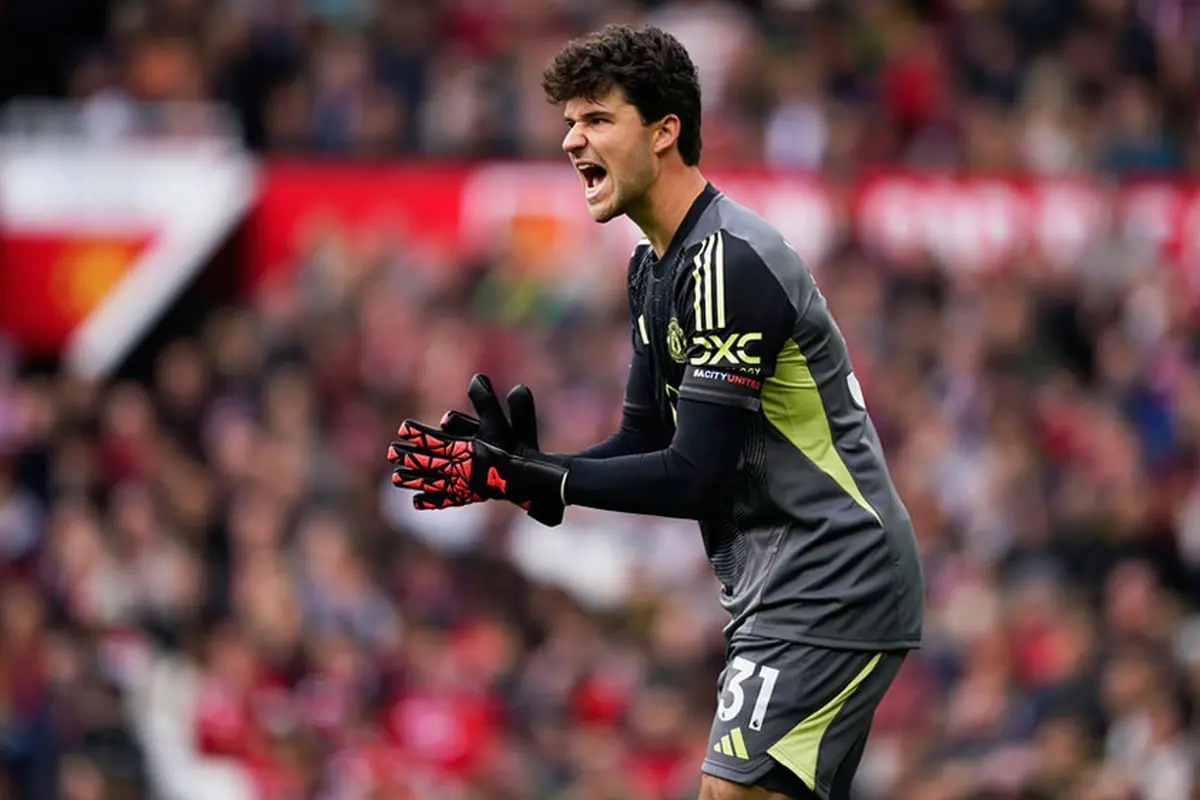Kiper Manchester United, Senne Lammens