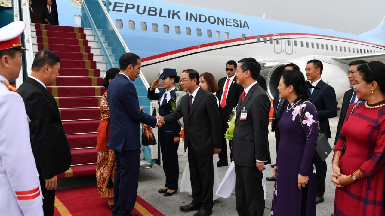 Jokowi tiba di Vietnam (Dok. Setneg)