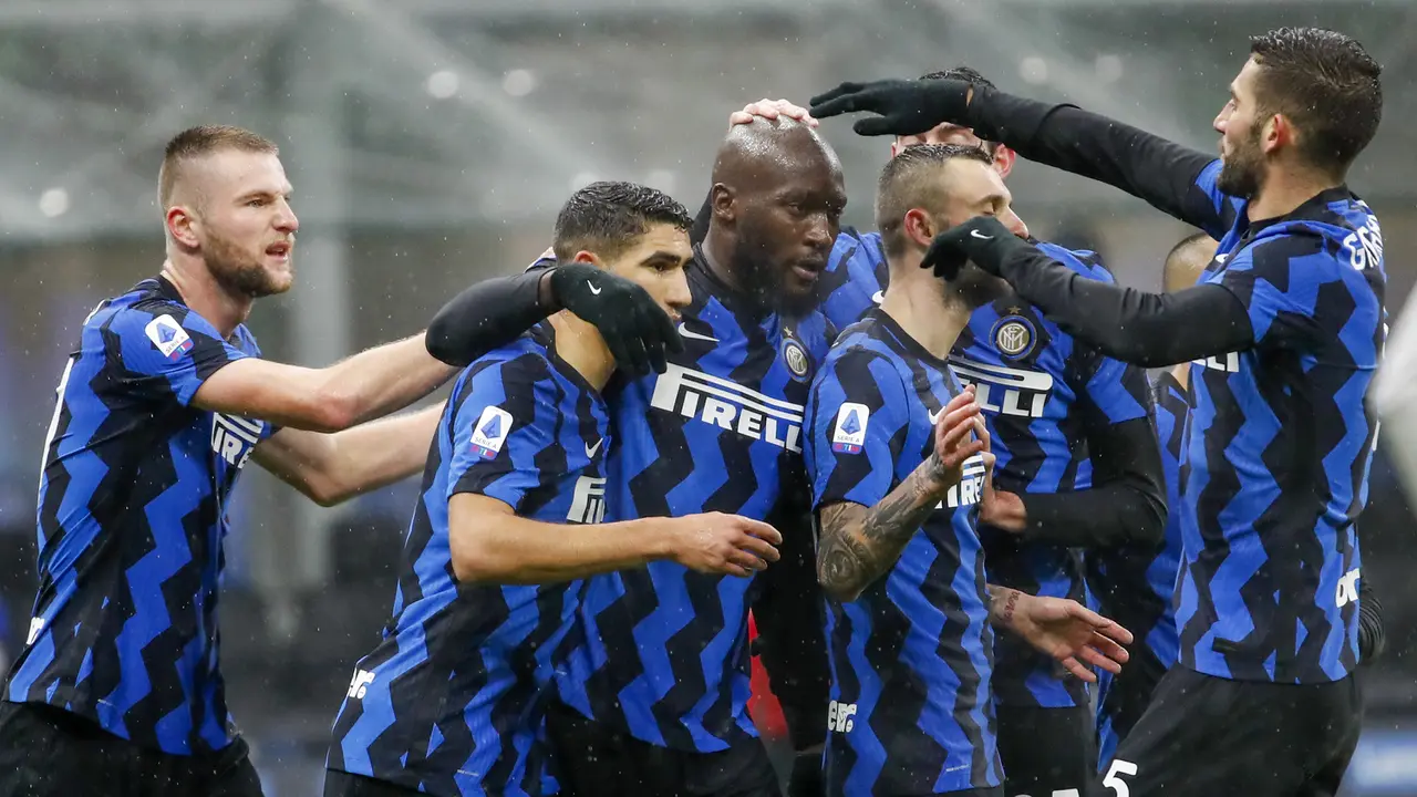 Foto Liga Italia: 2 Gol Achraf Hakimi Lengkapi Kemenangan 3-1 Inter Atas Bologna