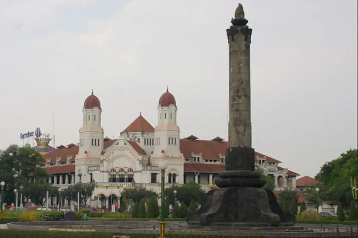 Potret Ikon Kota Semarang yang Makin Terang dengan Lampu Hemat Energi