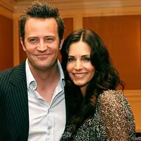 Courteney Cox dan Matthew Perry (via aceshowbiz.com)