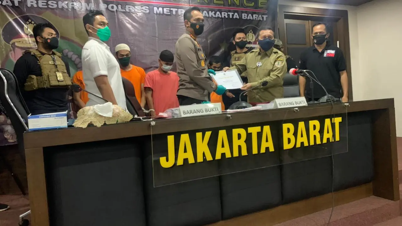 Kapolres Metro Jakarta Barat, Kombes Ady Wibowo dan Staf Khusus Menteri KLHK, Irjen Jhonny Siahaan
