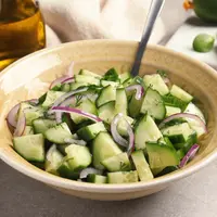ilustrasi timun salad acar/New Africa/Shutterstock