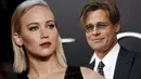 Dilansir dari Cosmopolitan, Jennifer Lawrence pun mengonfirmasi bahwa dirinya tak pernah dekat dengan Brad Pitt. (Magazinelle)