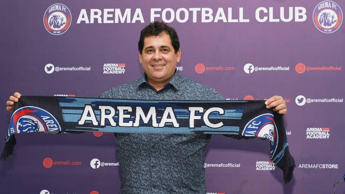Carlos Carvalho de Oliveira resmi menukangi Arema FC pada lanjutan Shopee Liga 1 2020. (Instagram/@aremafcofficial)