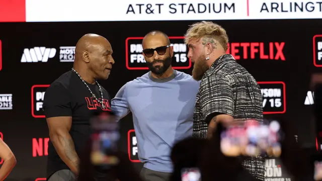 Mike Tyson dan Jake Paul