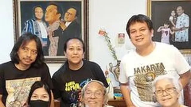 Kerabat Pastikan Kabar Bob Tutupoly Tutup Usia Tidak Benar, Ungkap Kondisi Terkini. (instagram.com/stanleytulung)