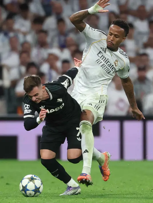 Skor imbang 0-0 menutup babak pertama. (Pierre-Philippe MARCOU/AFP)
