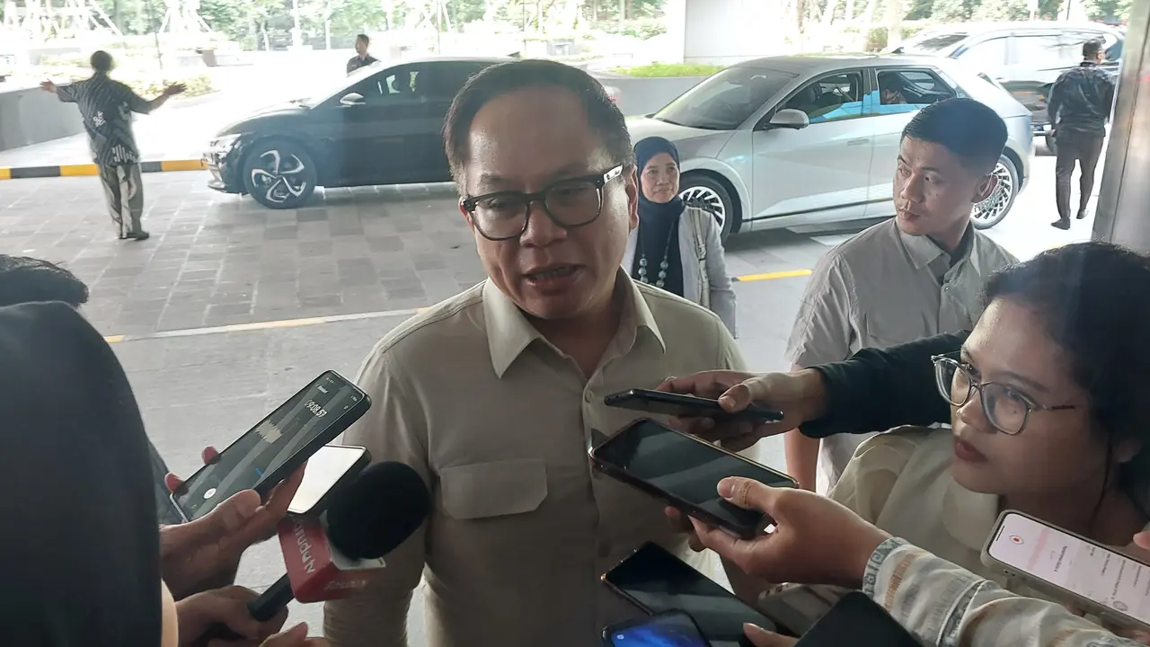 Wakil Menteri Badan Usaha Milik Negara (BUMN), Kartika Wirjoatmodjo menjelaskan mengenai konsolidasi BUMN Karya. (Arief/Liputan6.com)