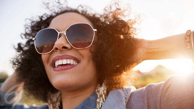 Ilustrasi Kacamata Hitam