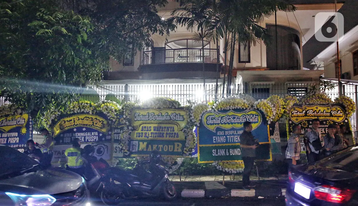 Almarhumah Titiek Puspa sempat dilarikan ke rumah sakit dan mendapat perawatan intensif karena mengalami pendarahan otak pada 26 Maret 2025 lalu. (Liputan6.com/Angga Yuniar)