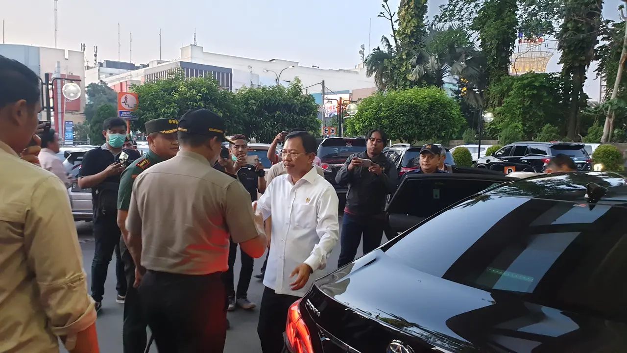 Menkes dan Gubernur Jabar Ridwan Kamil mendatangi RS Mitra Depok.