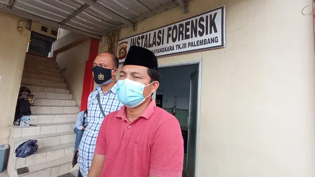 Pria Paruh Baya Ditemukan Tewas di Teras Masjid di Palembang