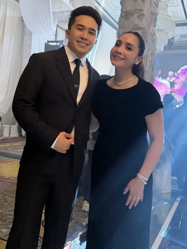 Geng Cendol Tampil Serba Hitam Hadir Resepsi Pernikahan Luna Maya dan Maxime di Jakarta.