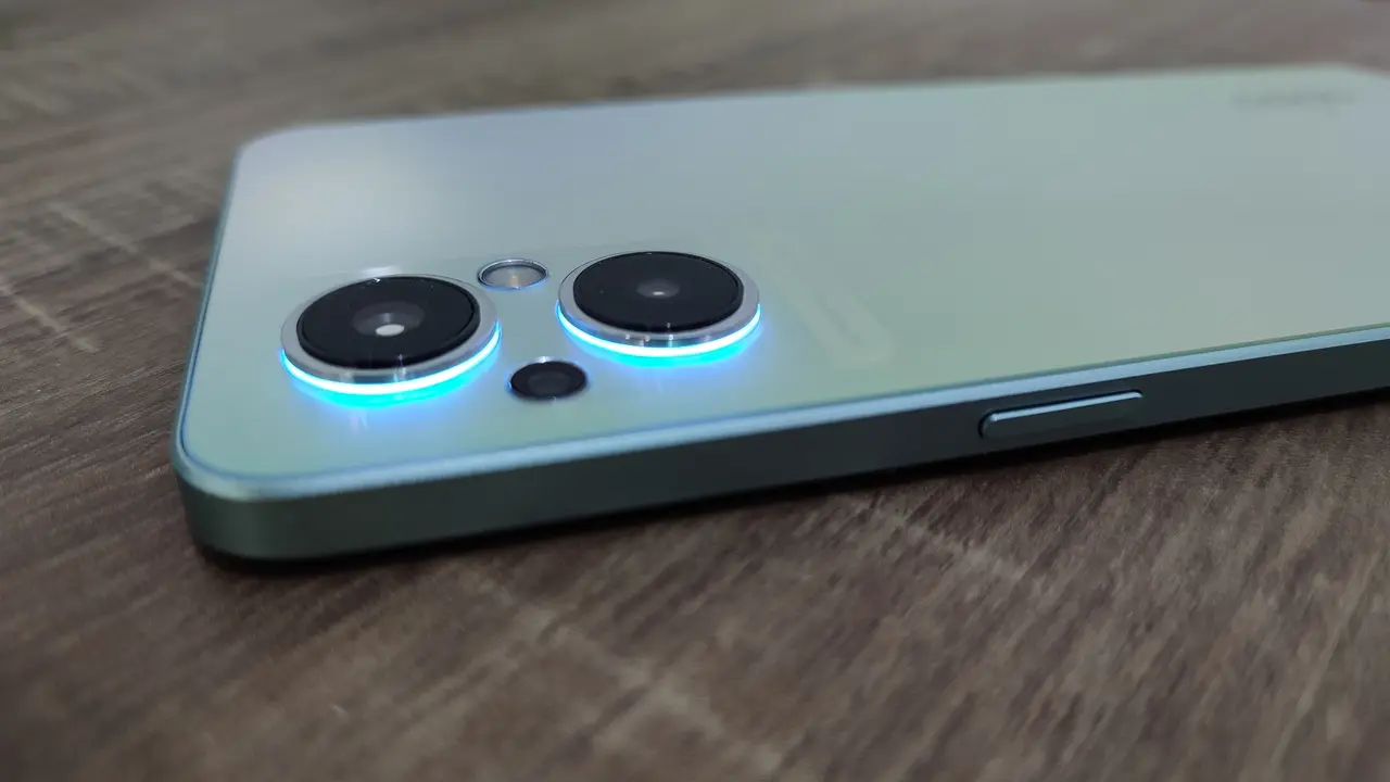 OPPO Reno7 Z 5G (Liputan6.com/Giovani Dio Prasasti)