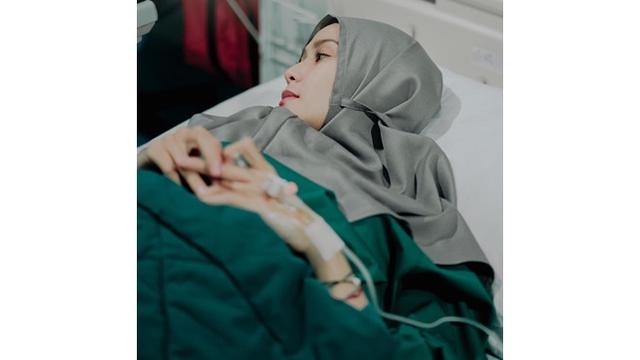 Belum Bertemu Bayinya Usai Melahirkan, Ini 6 Potret Terbaru Zaskia Adya Mecca