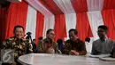 (ki-ka) Ketua Komisi III DPR RI, Bambang Soesatyo, Ketua MPR Zulkifli Hasan, Mantan Ketua MK Mafud MD, Wakil Ketua KPK RI, Laode Syarif saat menghadiri diskusi Publik di MMD Institute, Jakarta, Selasa (16/2/2016). (Liputan6.com/Johan Tallo)