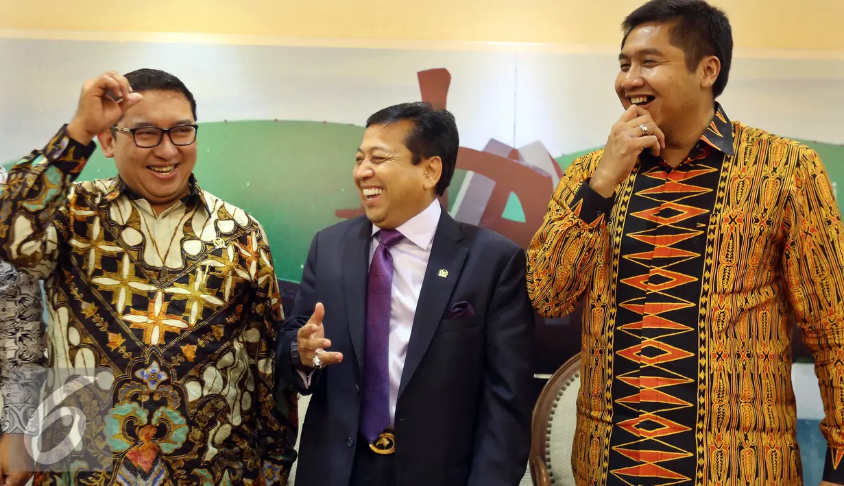 Fadli Zon, bersama Setya Novanto, dan Maruarar Sirait saat menghadiri dialog Dialektika Demokrasi di Gedung Parlemen Senayan, Jakarta, Selasa (1/11). Dialog tersebut membahas pertemuan antara Presiden Jokowi dengan Prabowo.(Liputan6.com/Johan Tallo)