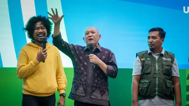 Menteri Koperasi dan UKM Teten Masduki mengungkap ada 1,5 juta orang lulusan universitas yang tidak terserap lowongan kerja tiap tahunnya