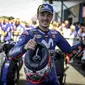 Pembalap Movistar Yamaha, Maverick Vinales usai meraih podium ketiga MotoGP Belanda 2018. (Twitter/Yamaha Motor)