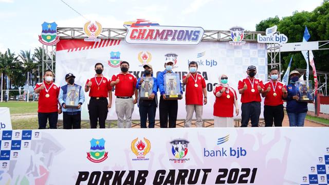Kecamatan Tarogong Kidul kembali menjadi juara porda 2024, diikuti Kecamatan Karangpawitan di posisi runner uap, serta kontingen Kecamatan Bayongbong yang berada di posisi ketiga. (Liputan6.com/Jayadi Supriadin)