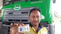 Mahfud, salah satu sopir truk yang mendapat SIM B2 Umum gratis dari UD Trucks (Yurike/Liputan6.com)