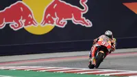 Aksi pembalap Repsol Honda, Marc Marquez pada latihan bebas MotoGP Austin 2018 di Circuit of the Americas (COTA). (Twitter/Repsol Honda)